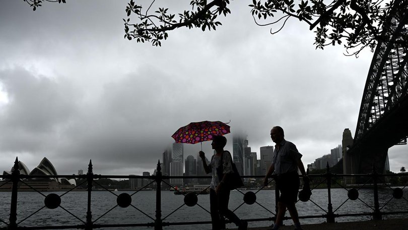 Forecasters are warning a powerful storm could bring 100–200mm of rain, damaging winds, and dangerous surf to the NSW coast, including waves of up to 13 metres in Sydney. (Dan Himbrechts/AAP PHOTOS)