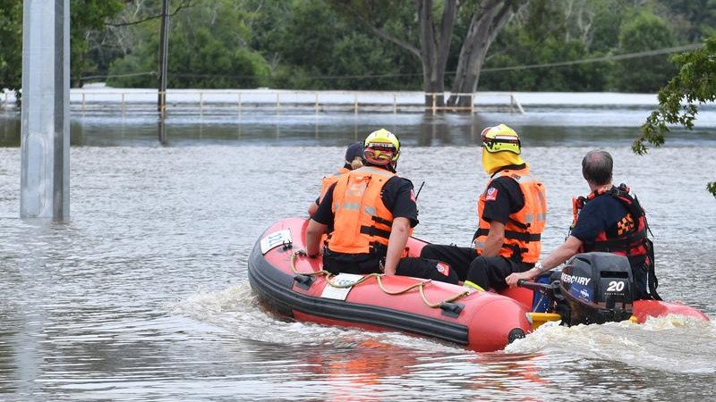 The SES is on high alert as a storm is forecast to bring damaging weather to large parts of NSW. (Dean Lewins/AAP PHOTOS)