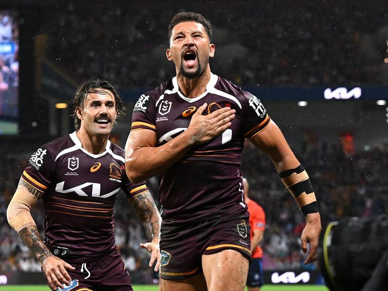 Gehamat Shibasaki (right) has earned his Queensland debut after a stellar NRL return with Brisbane. (Dave Hunt/AAP PHOTOS)