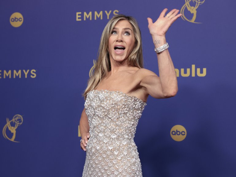 Jennifer Aniston will play the mum in the streaming adaptation of I’m Glad My Mom Died. 