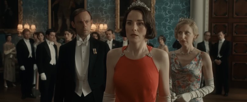 A divorced Mary Crawley is cast out of a party in the trailer for Downton Abbey 3.