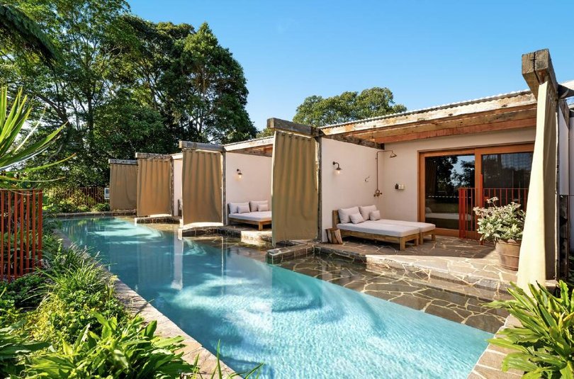 The property has accomodation for up to 34 guests.