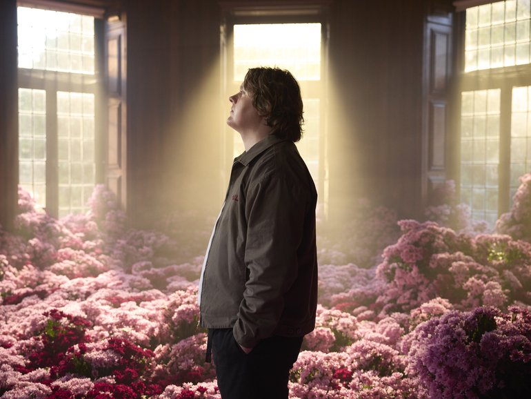 Scottish singing sensation Lewis Capaldi has announced he’ll be returning to Australian shores this December for his first national performances since 2020.