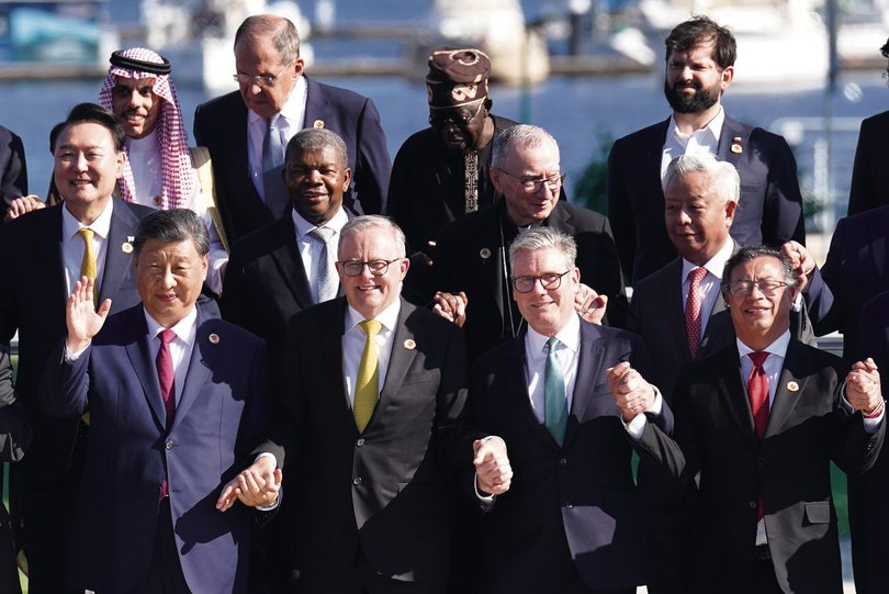 Chinese Prime Minister Xi Jinping, Australian Prime Minister Anthony Albanese, UK Prime Minister Sir Keir Starmer and Colombian President Gustavo Petro with leaders of the G20.