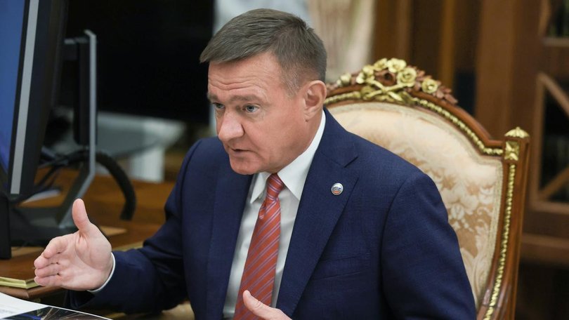 A sacked Russian government minister has been found dead in his car, hours after Vladimir Putin fired him.