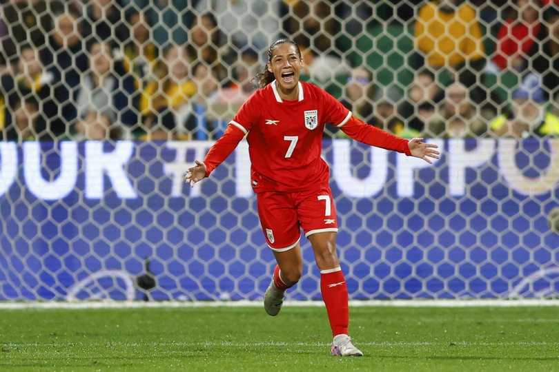 Ericka Araúz of Panama celebrates her goal.