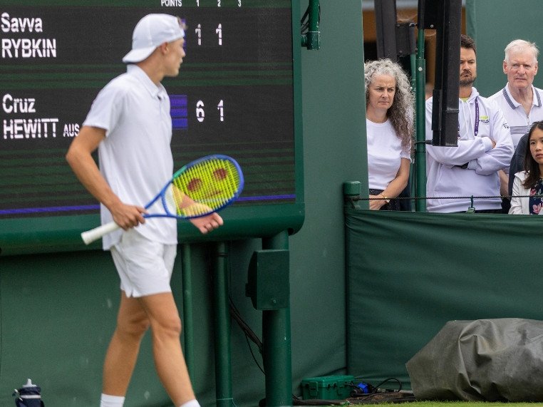 Cruz Hewitt lost his temper at Wimbledon. 