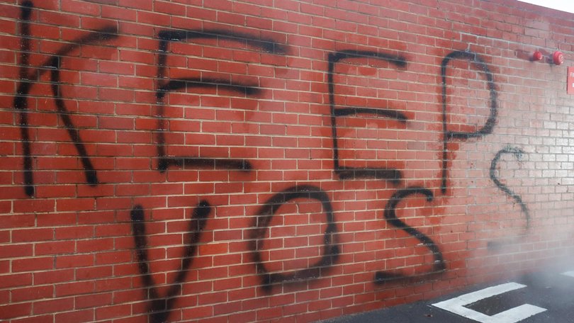 Graffiti at Carlton was supportive of Voss. Picture: NewsWire/Ian Currie