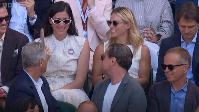 Garbiñe Muguruza and Dominika Cibulkova were all smiles as they chatted to the Hollywood icon.