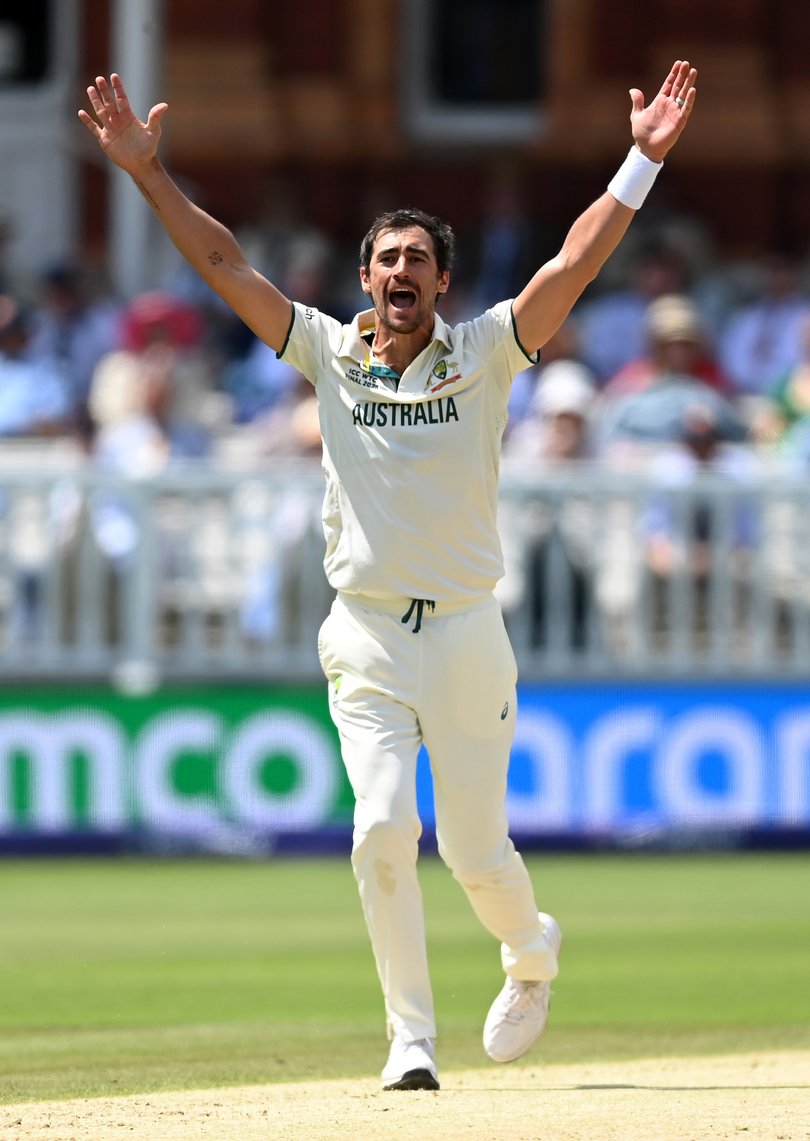 Mitchell Starc of Australia appeals unsuccessfully for the wicket of David Bedingham.