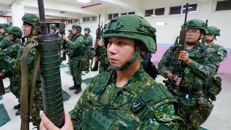 Should Australia go to war against China to protect Taiwan?