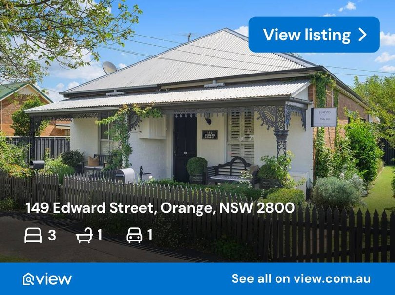 Price guide: $700,000 to $750,000.