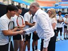 Anthony Albanese met junior tennis players in Chengdu, where he made a tournament announcement.