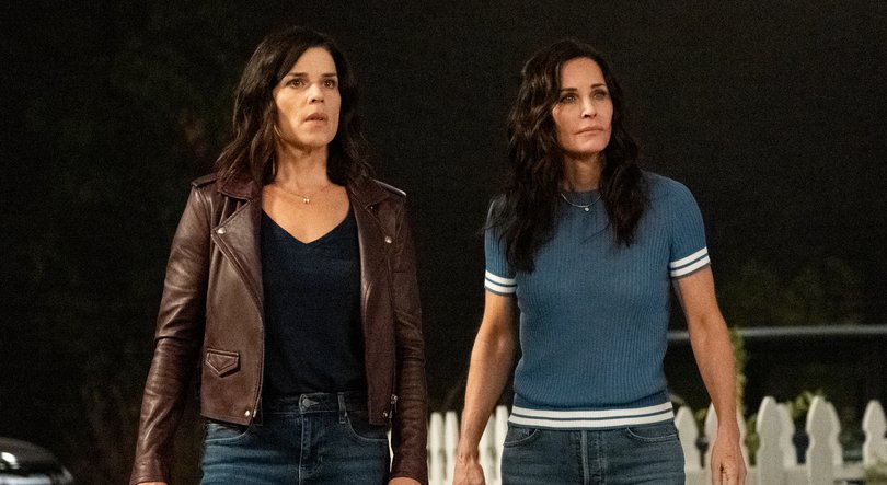 Neve Campbell and Courteney Cox in the 2022 Scream movie.
