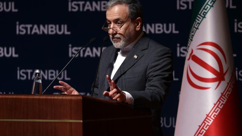 Under pressure from European nations, Iran’s foreign ministry has announced nuclear talks to be held in Istanbul. (EPA PHOTO)