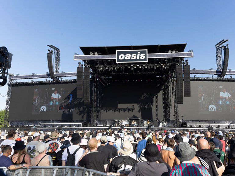 A disabled Oasis fan has raised the alarm that dozens of fans have been faking disabilities in a bid to unfairly use the accessible areas at the show. 