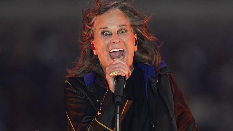 A host of famous friends have paid tribute to British heavy metal rocker Ozzy Osbourne. (AP PHOTO)