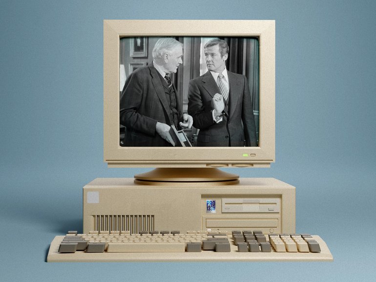 Australia’s spy trainees are frustrated at the technology being used by agencies.