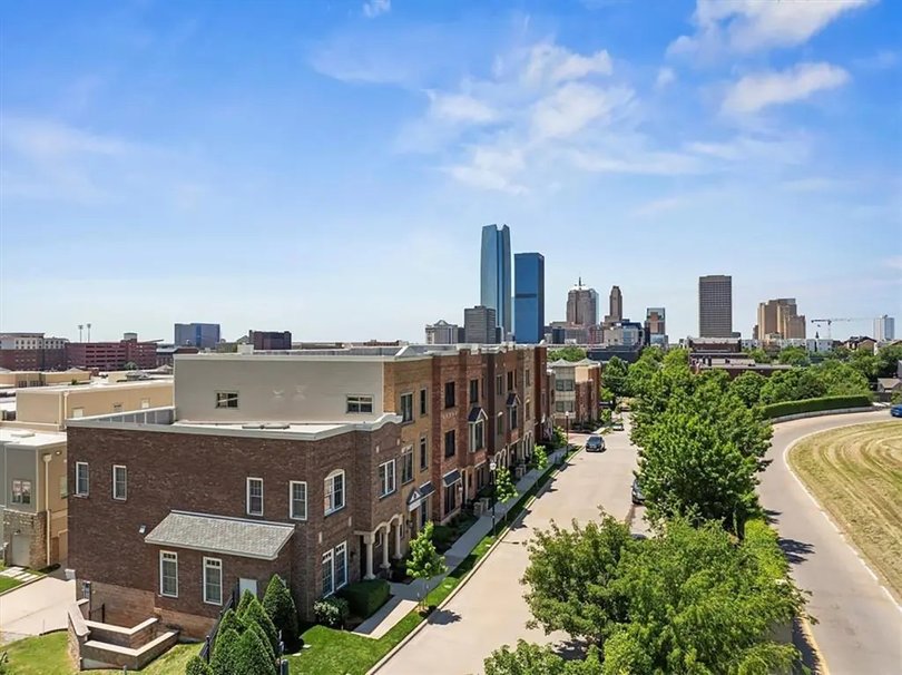 The townhouse once owned by the NBA superstar has been listed for a crazy cheap price.