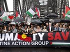 Pro Palestine protesters packed into the bridge. NewsWire / Damian Shaw