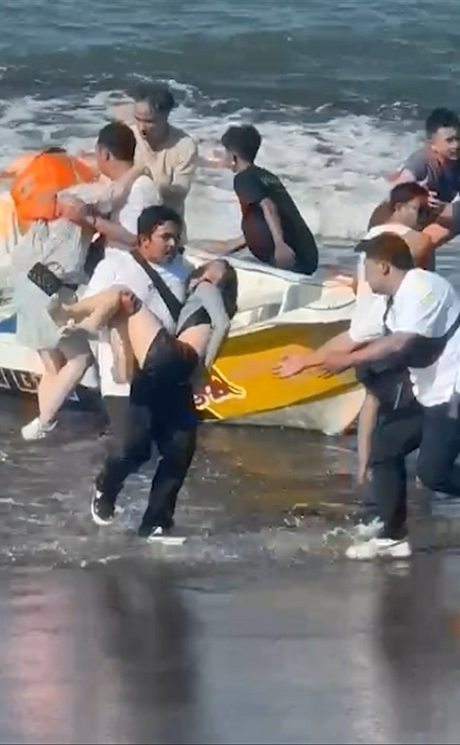 Two foreigners have died after a boat capsized off the coast of Bali.