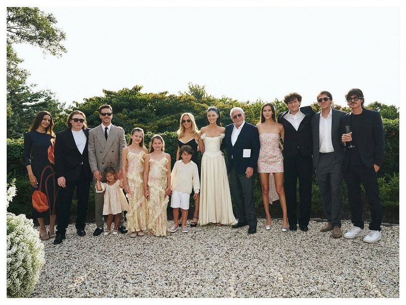 Nicola Peltz posing with family at her billionaire father’s Westchester property.