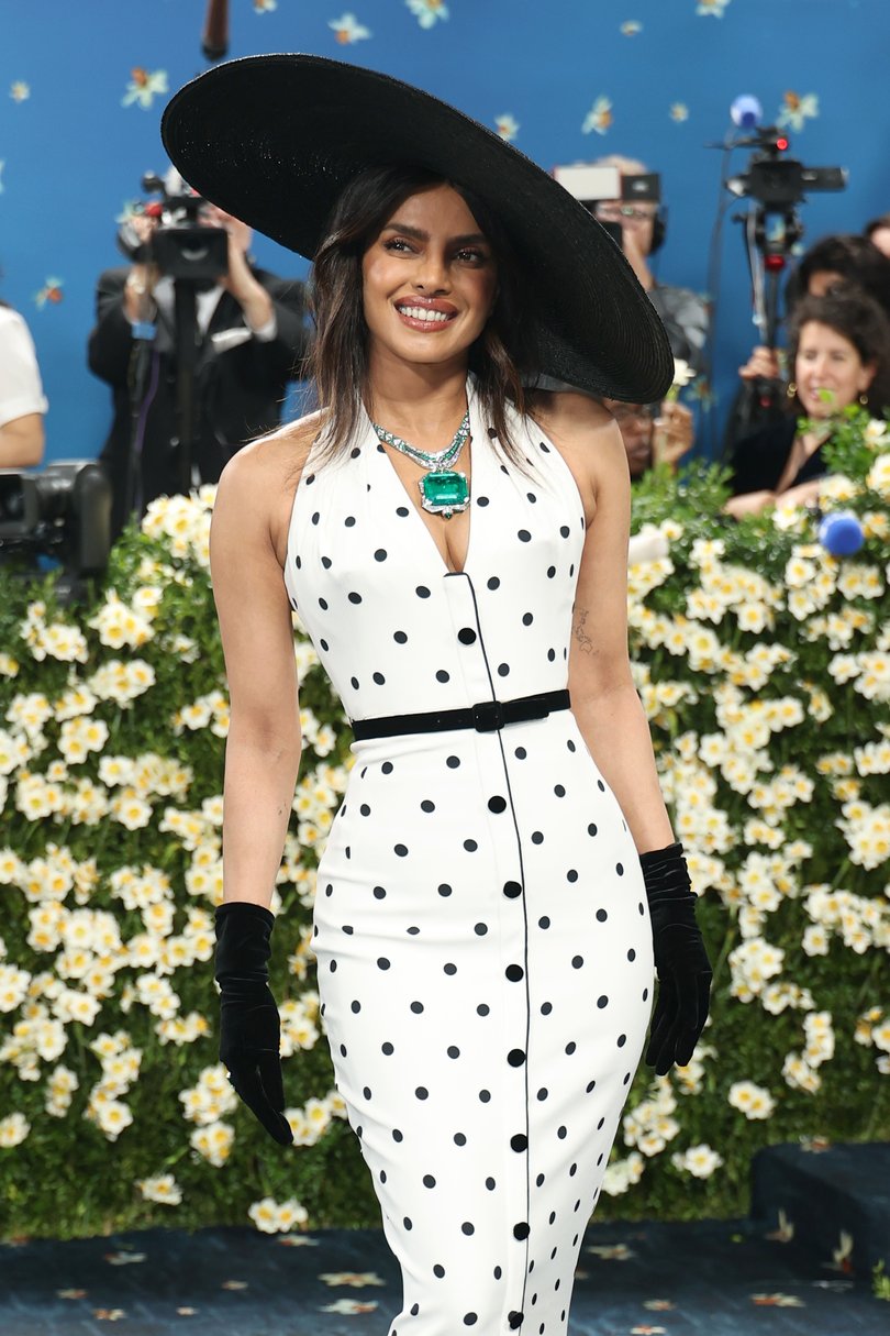 Priyanka Chopra attends the 2025 Met Gala sporting Bvlgari’s Magnus Emerald necklace.