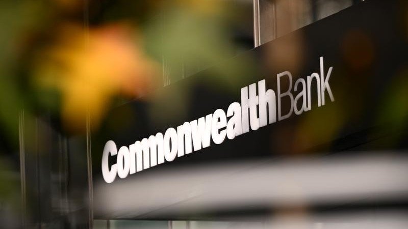Commonwealth Bank shares have hit a new all-time high, climbing over the $190 mark. (Joel Carrett/AAP PHOTOS)
