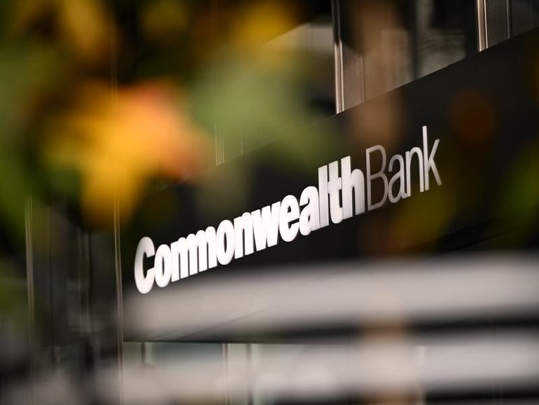 Commonwealth Bank shares have hit a new all-time high, climbing over the $190 mark. (Joel Carrett/AAP PHOTOS)