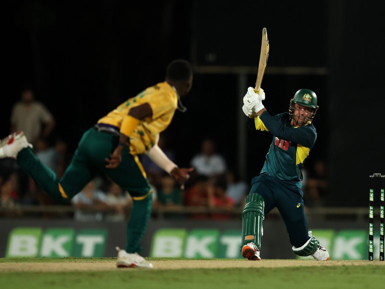  Alex Carey during game two in the T20 International series between Australia and South Africa at Marrara Stadium in Darwin.