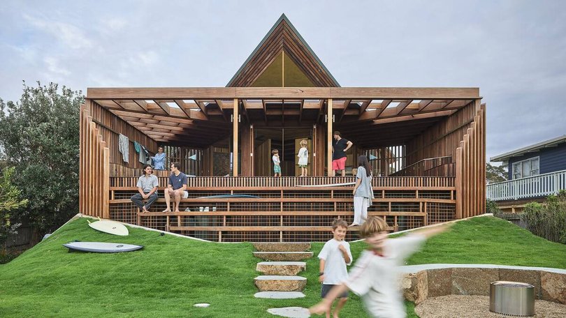 Cake House by Alexander Symes Architect is renovated beach shack accommodates 17 guests. Pic: Barton Taylor.