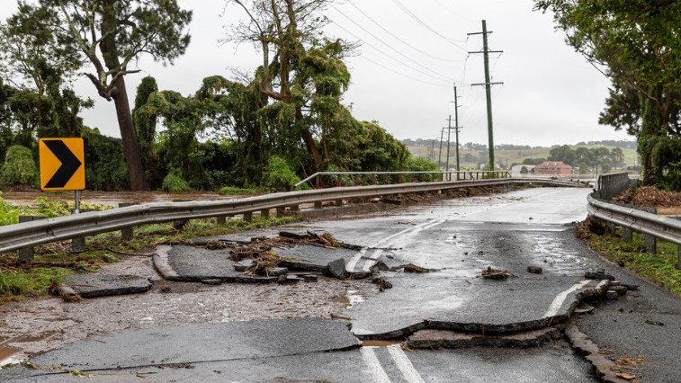 The SES have issued flood alerts as rain continues to hammer down.