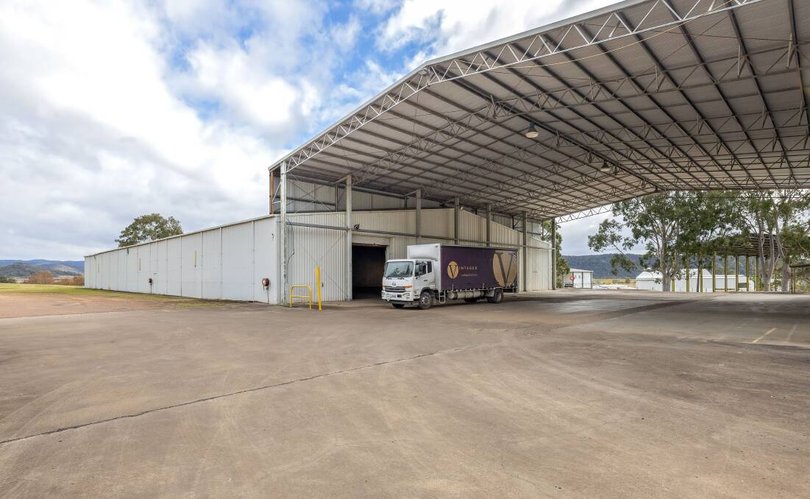 The property has large-scale warehouses.