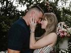 Footballer Travis Kelce and musician Taylor Swift have announced they are engaged to be married.