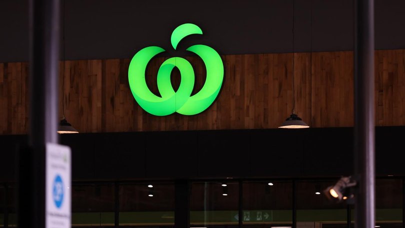 Woolworths reported a $1.39 billion profit in the 52 weeks to June 29, down 17.1 per cent. (Con Chronis/AAP PHOTOS)