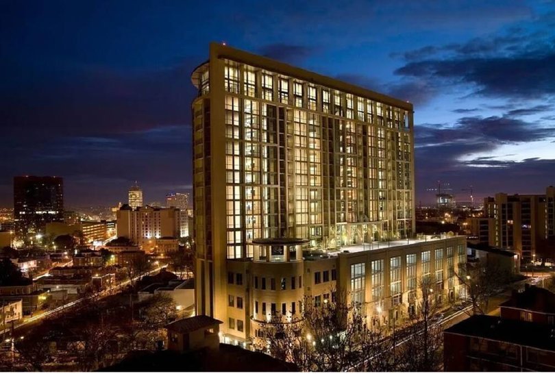 Taylor Swift purchased a penthouse in the Adelicia building in Nashville for $1.99 million in 2009. Picture from Realtor