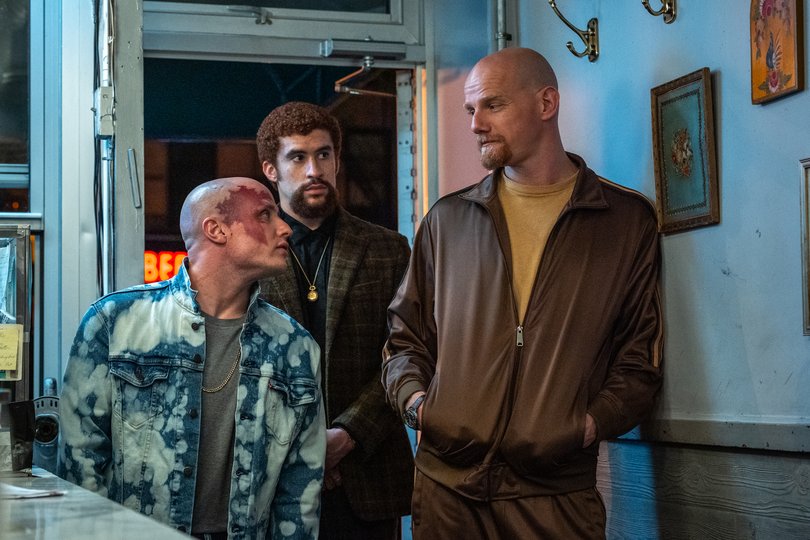 Pavel (Nikita Kukushkin), Colorado (Bad Bunny) and Aleksei (Yuri Kolokolnikov) in Caught Stealing. 