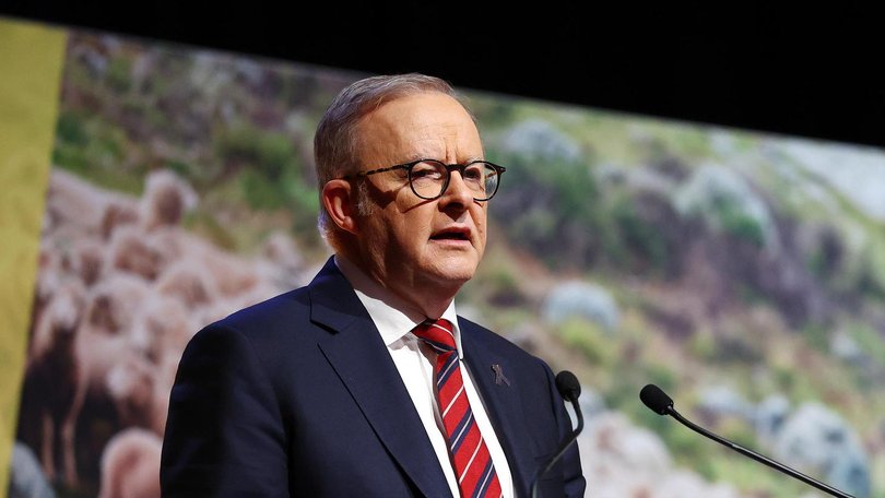 Prime Minister Anthony Albanese has been heckled at a regional forum. 