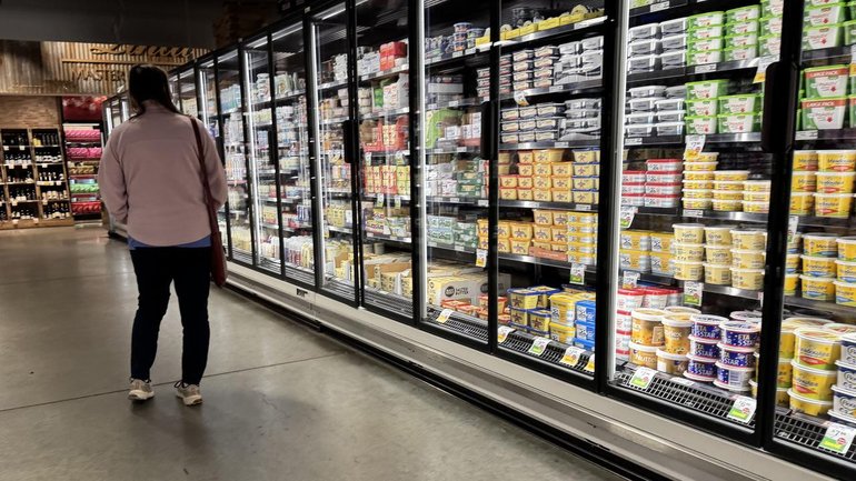 The federal government is considering a crackdown on ‘shrinkflation’. (Mick Tsikas/AAP PHOTOS)