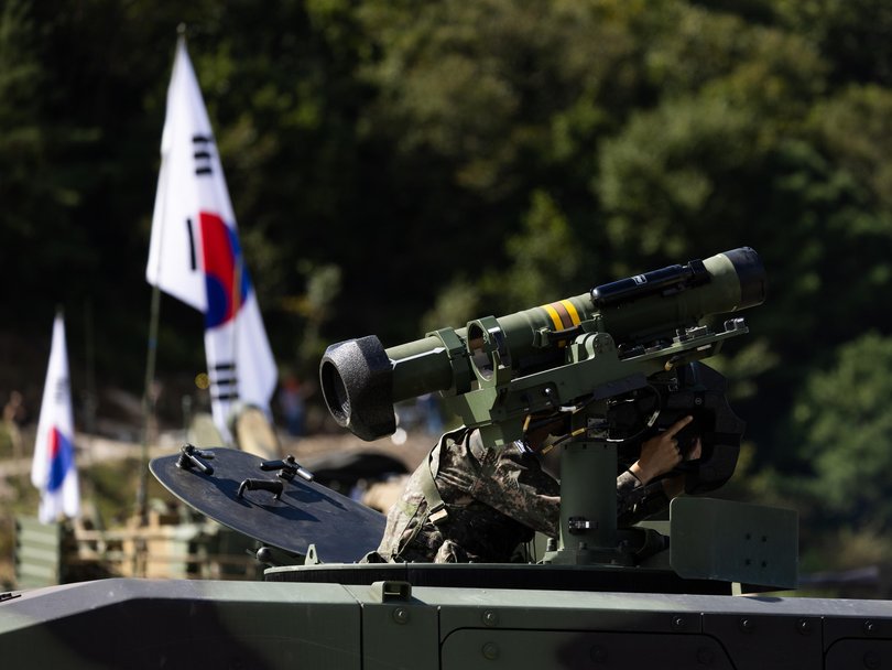 South Korean army with Cheongung surface-to-air missile.
