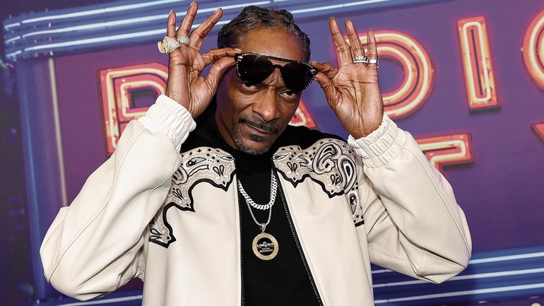 Snoop Dogg will perform at the AFL grand final.