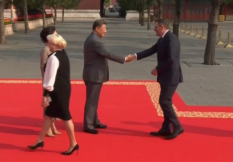 Former Victorian Premier Daniel Andrews shakes hands with Chinese President Xi Jinping in Beijing.