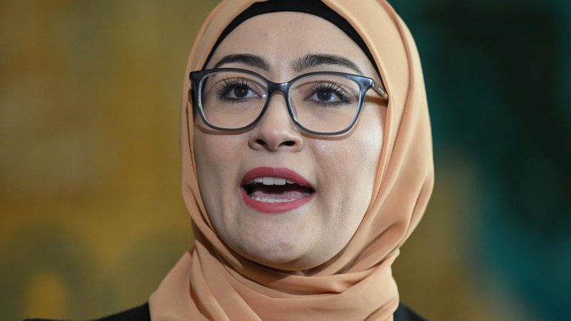 Senator Fatima Payman has received an apology over a radio station’s headline.