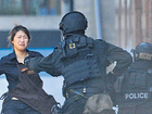 Hero police officer Ben Besant from the Lindt Cafe siege has offered some words of advice for Victoria Police as they hunt alleged cop killer Dezi Freeman.