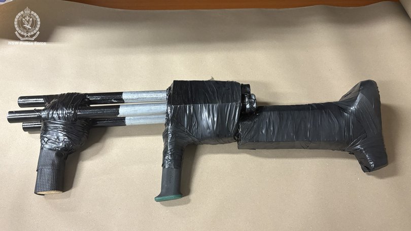 The men were arrested ad the ‘slam guns’ were seized by police.