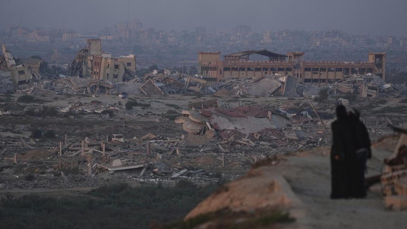 Israel forces close in on Gaza City's centre in an offensive that has drawn international criticism.