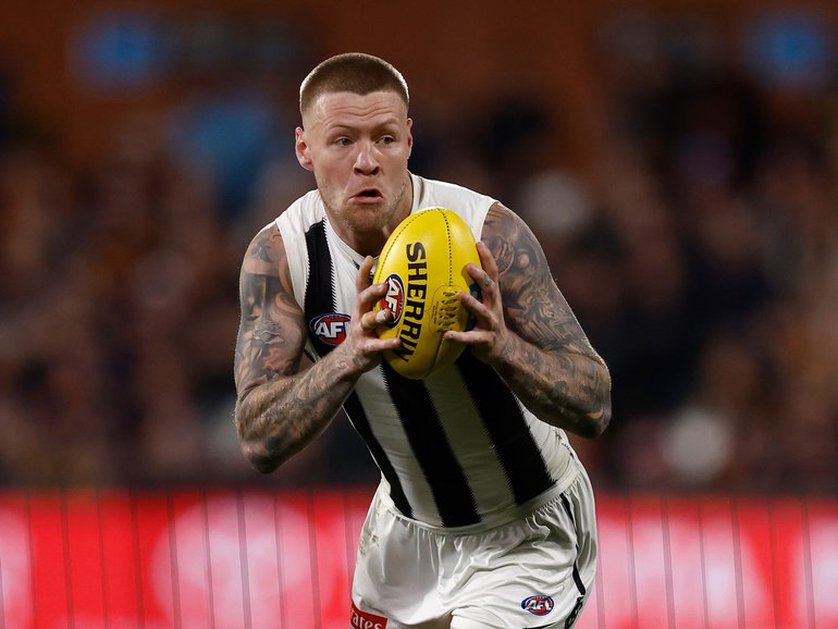Jordan De Goey of the Magpies in action.