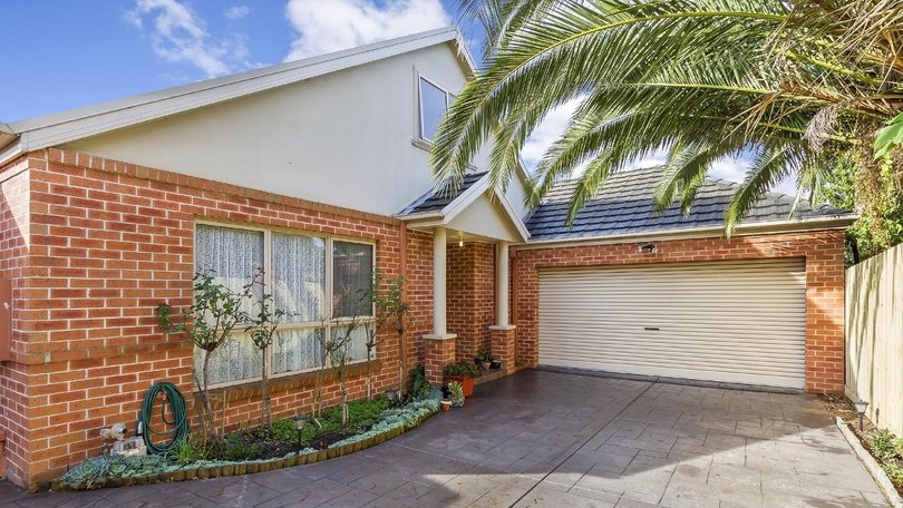 Patterson’s Mt Waverley unit was sold for $1.025 million.