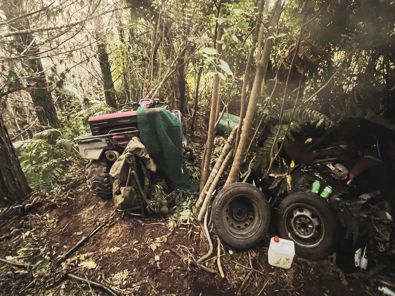 Tom Phillips - Guns found at slain fugitive fathers campsite where missing kids were located - images of campsite released by New Zealand Police New Zealand Police