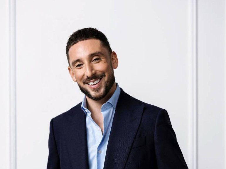 Leading buyer's agent, My Reno Rules judge and View.com.au property expert Simon Cohen has made headlines after selling his luxury Potts Point apartment for a cool $7 million. Pic Seven West Media